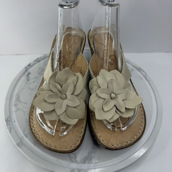 Born‎ Wedge Thong Flip Flop Sandals heels Floral Accent Beige Leather Size 8 GUC - Picture 3 of 8